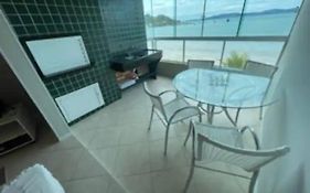 Ap pé na areia itapema frente mar